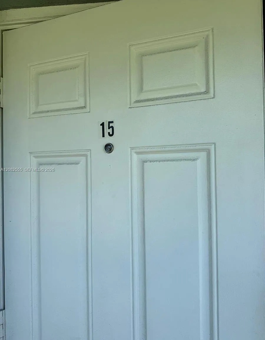 Oakland Pointe Condo — Photo 1