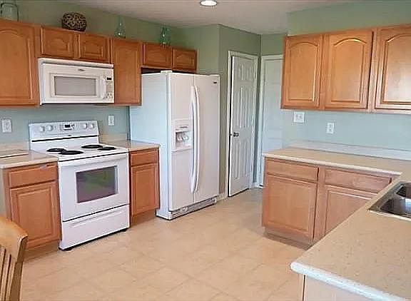 2nd image of 211 Clear Branch Dr #211