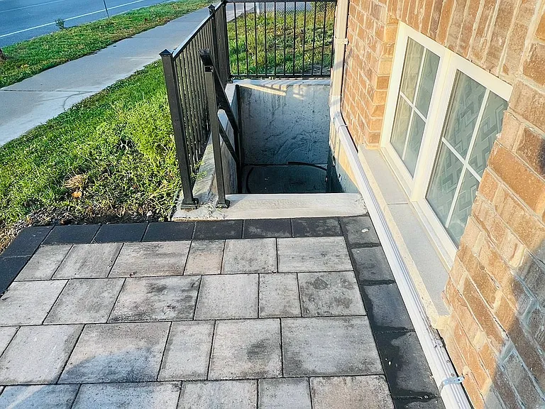 1808 Castlepoint Dr #BASEMENT — Photo 2
