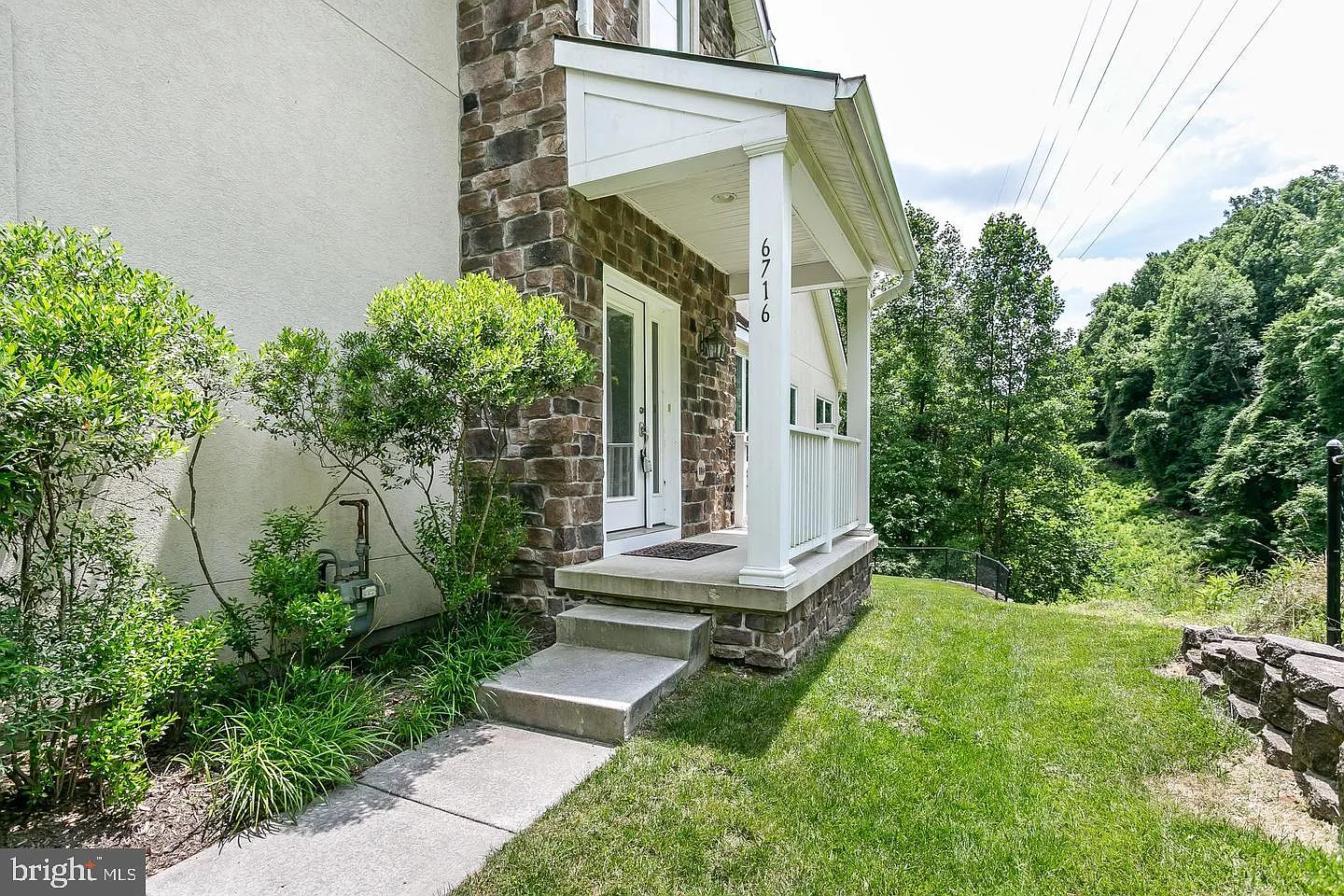5 bed, 4.5 bath, 5126 sqft, $5,000 — Photo 4