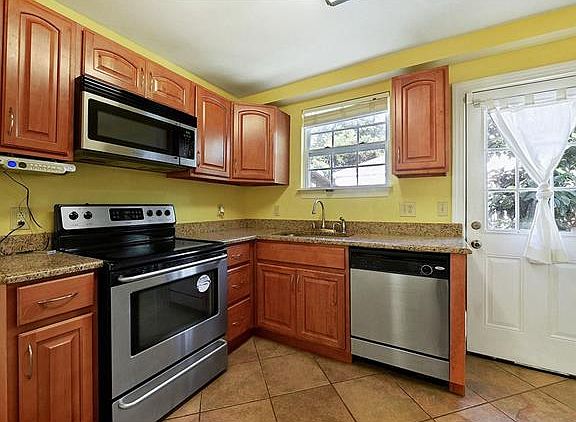 4th image of 5858 Milne Blvd