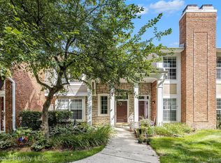 56083 Chesapeake Trl, Shelby Township, MI