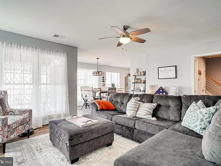 8248 Catbird Cir #302 — Photo 4
