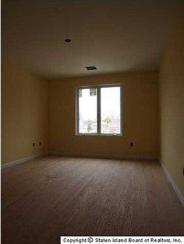 5th image of 262 Oldfield St