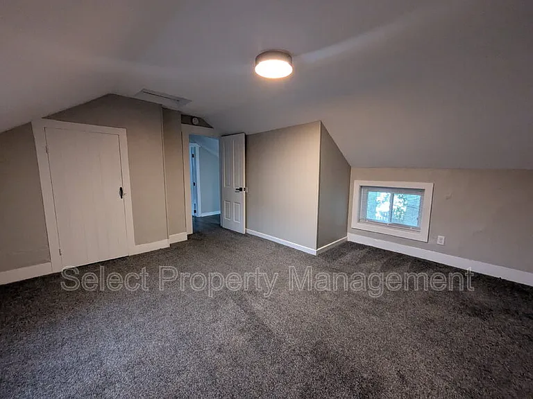 601 W Brackenridge St — Photo 18