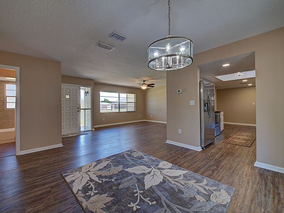 5th image of 1371 Dandelion Dr