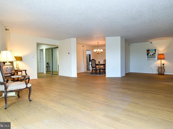 3310 N Leisure World Blvd #6-806, Silver Spring, MD 20906