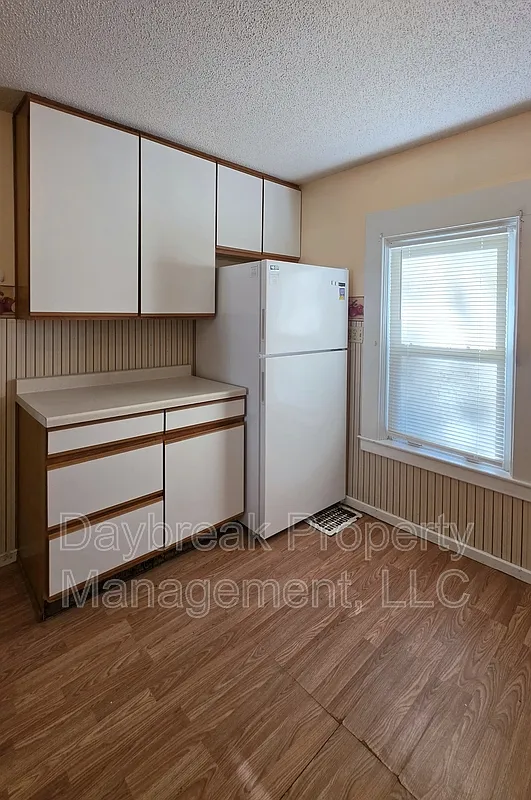 4 bed, 2.0 bath, 1296 sqft, $1,675 — Photo 3