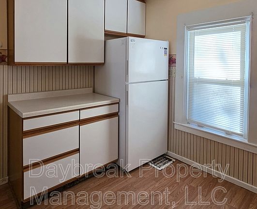 3rd image of 912 9th St N