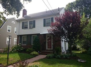 5 Hollywood Rd, West Roxbury, MA 02132