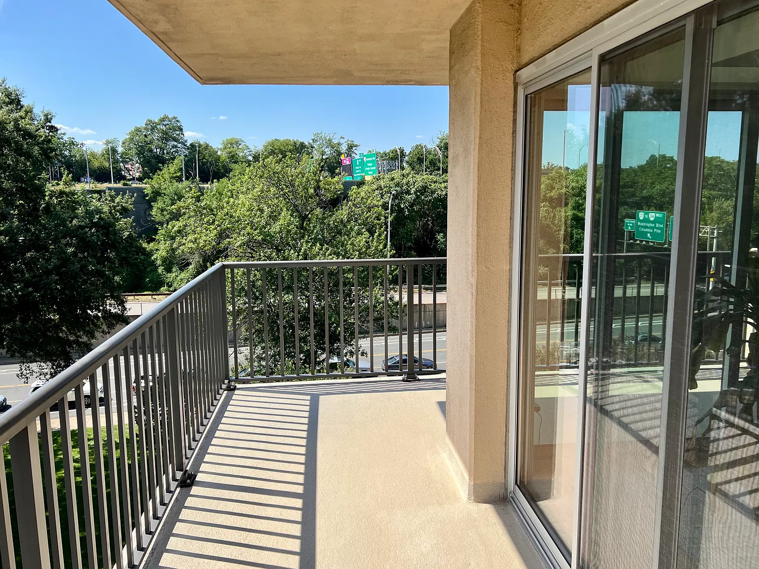 1300 Army Navy Dr — Photo 3
