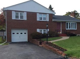9 Beechland Ct, Montrose, NY 10548