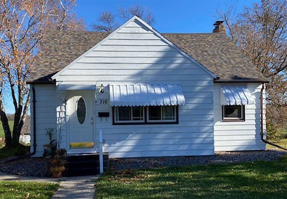 1st image of 316 Brandt Ave N