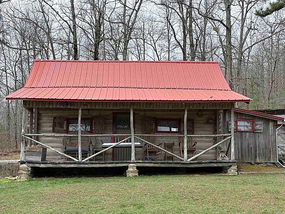 2nd image of 2085 Quicksilver Rd