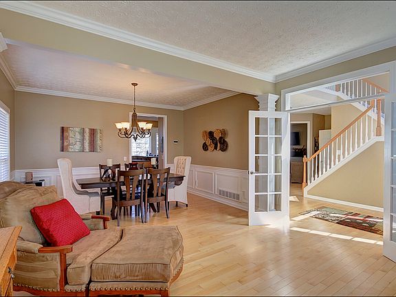 4th image of 510 Waterford Ct