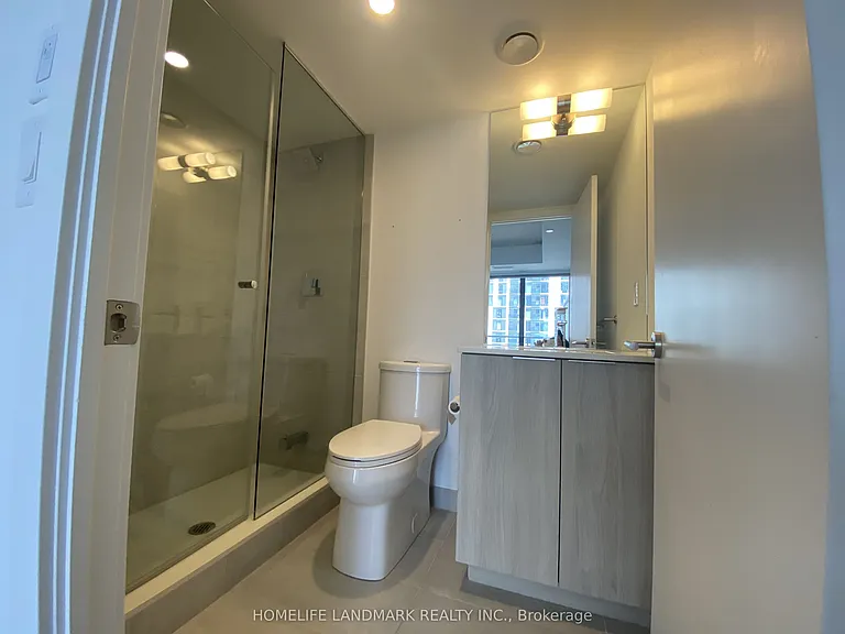 47 Mutual St #904 — Photo 11