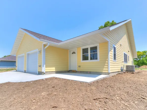 503 S 6th St, Knoxville, IA 50138