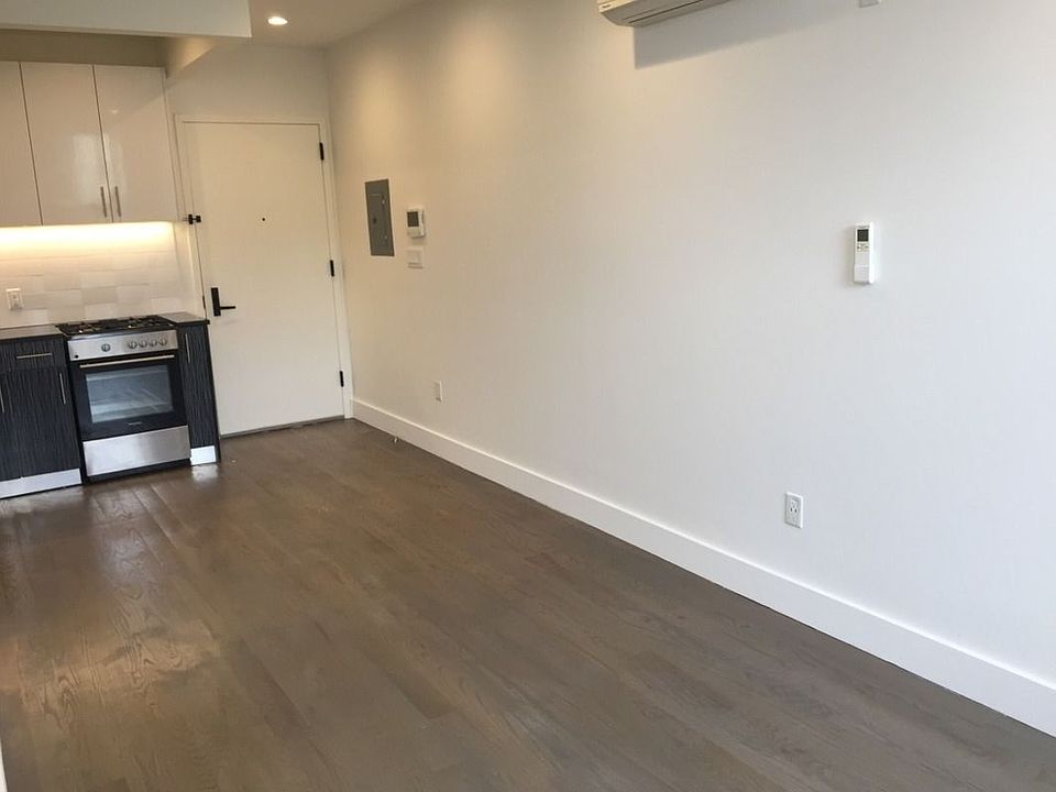 1st image of 824 Saint Johns Pl #B2