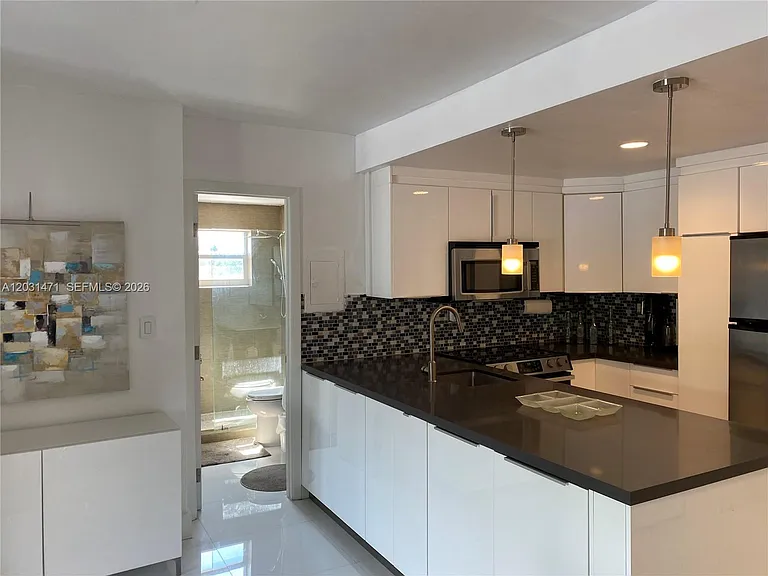 1540 Meridian Ave #4K — Photo 2