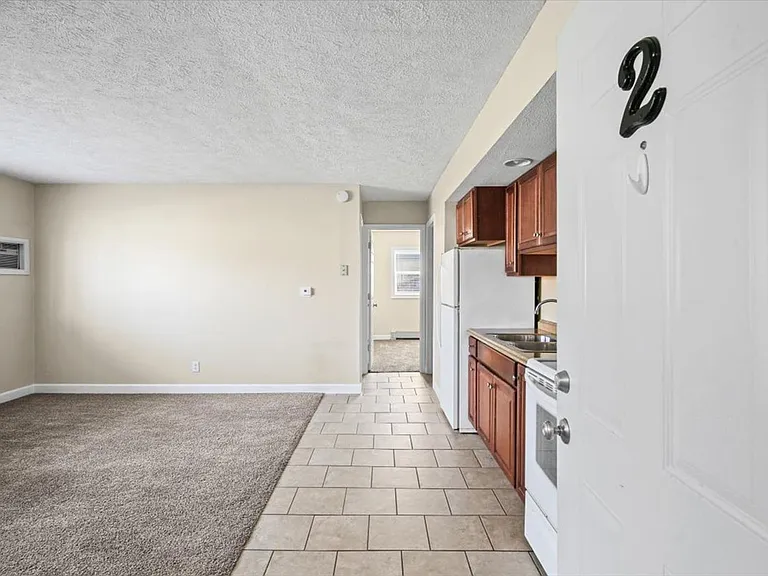 321 Riley Dr — Photo 7
