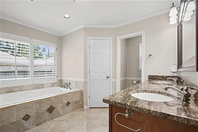 133 Louise Dr — Photo 13