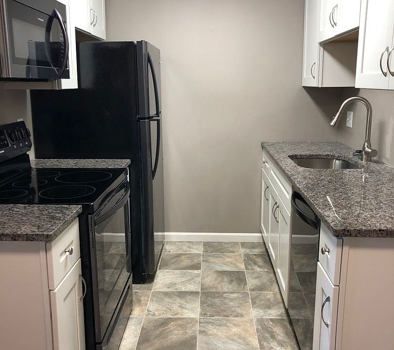 1st image of 1222 A St APT 4