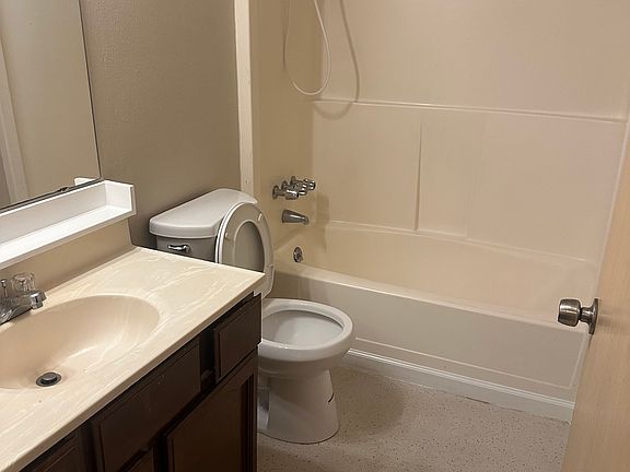 2nd image of 515 4th St NE APT 1