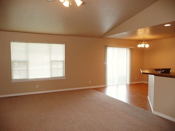 3rd image of 1843 Teton Ct