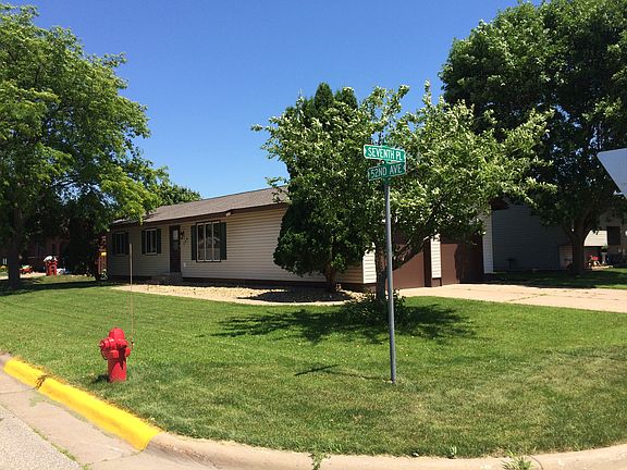 3rd image of 730 52nd Ave