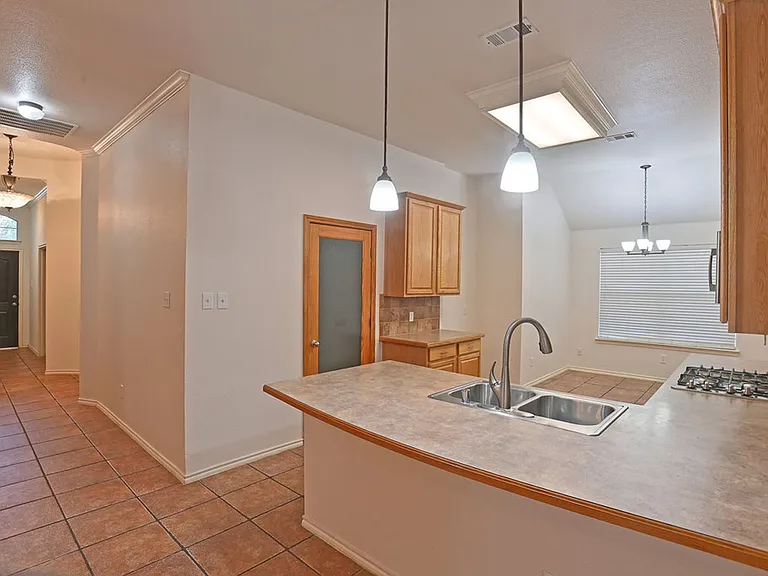 1073 Red Hawk Dr — Photo 11
