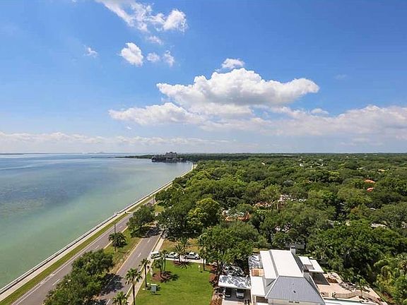 4th image of 4201 Bayshore Blvd Unit 1401