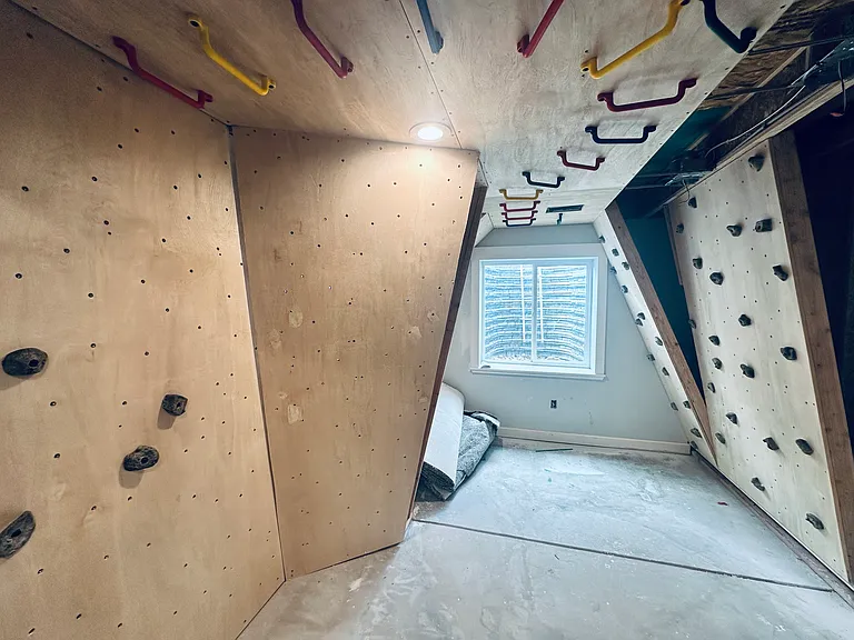 520 Mount Rainier St — Photo 32