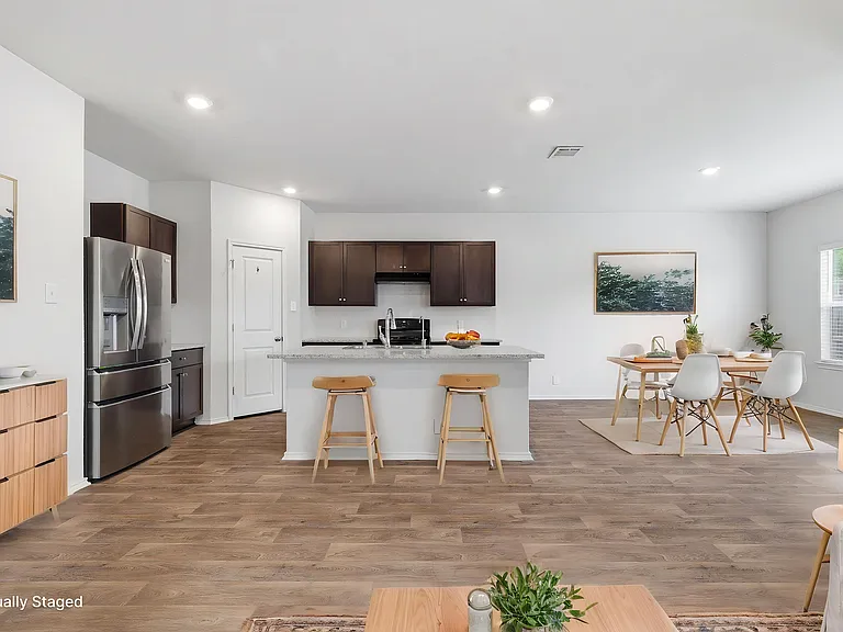6630 Greensleeves — Photo 10