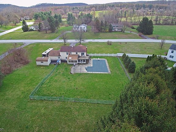 3rd image of 15 De Jager Dr