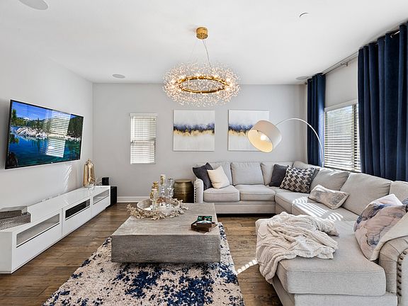 4th image of 7059 Bergamot Ave