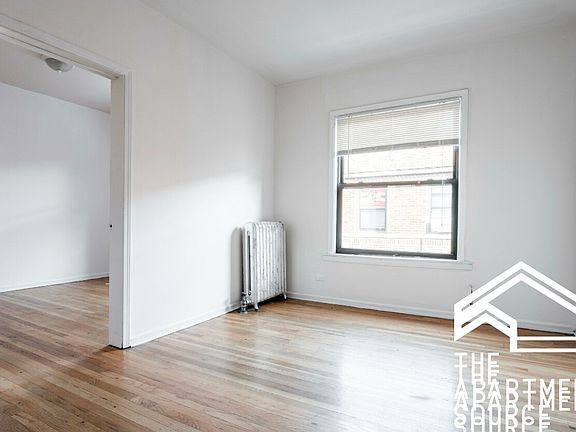 2nd image of 935 W Sunnyside Ave APT 3S