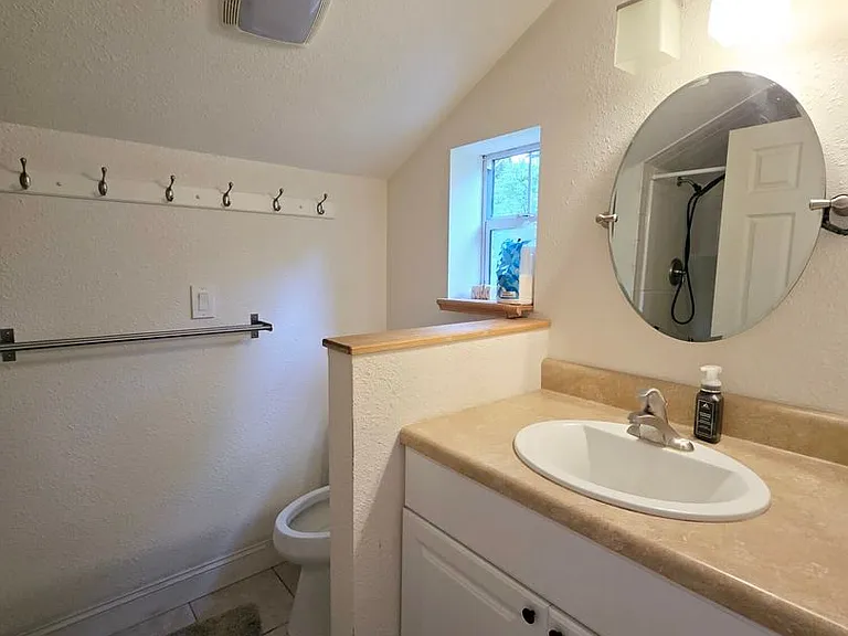 4805B Valhalla Ln — Photo 6