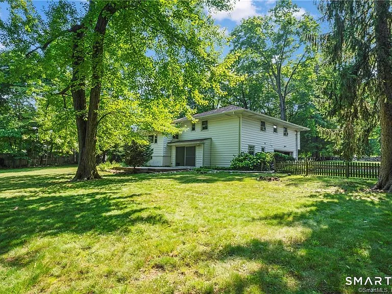 791 Newfield Ave — Photo 36