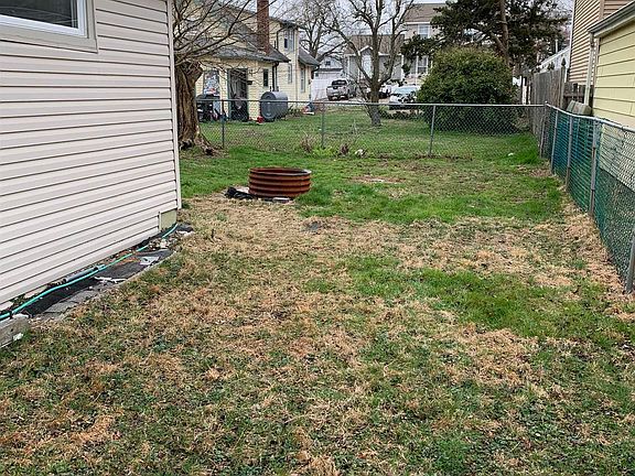 4th image of 230 W Hudson Ave