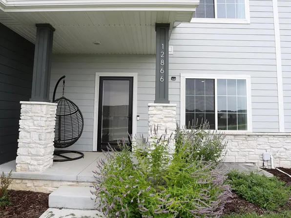 12866 S 47th Plz, Papillion, NE 68133