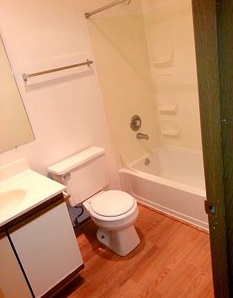 3rd image of 3044 W Grandville Ave APT 106