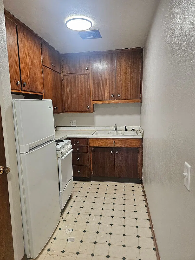 Kennedy — Photo 2