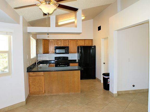 Kitchen & Dining Room