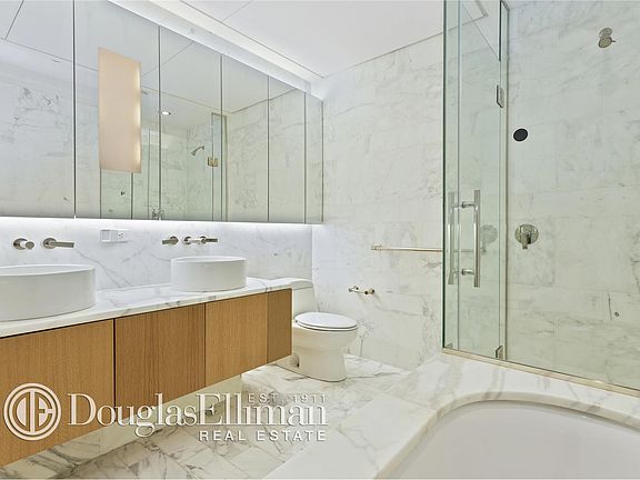 3rd image of 18 W 48th St APT 10B