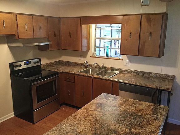 2nd image of 611 Highland Dr