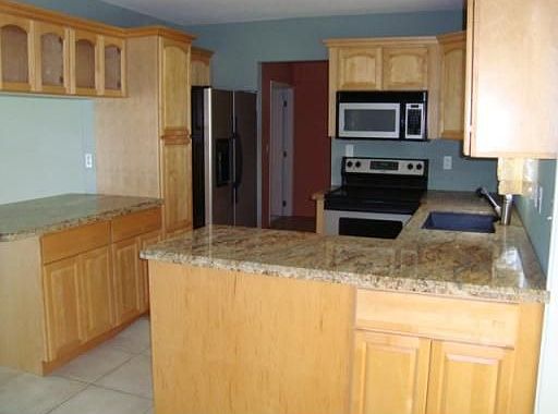 2nd image of 895 SE Airoso Blvd