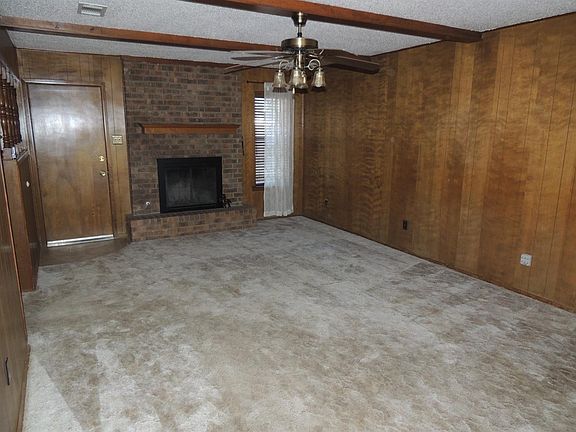4th image of 2500 S Farwell Ave