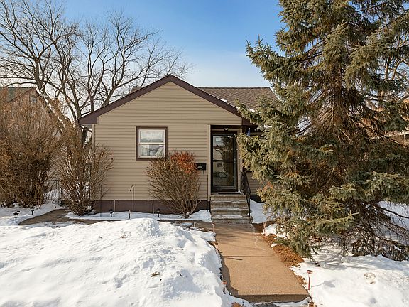 3rd image of 440 8th Ave S