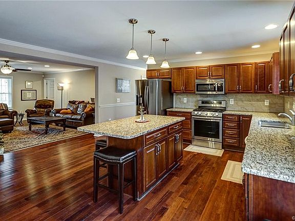 5th image of 224 Fox Run Forest Ln