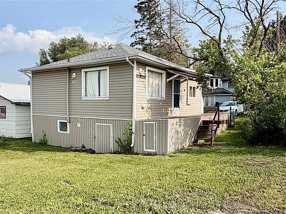 4th image of 802 Lake AVENUE